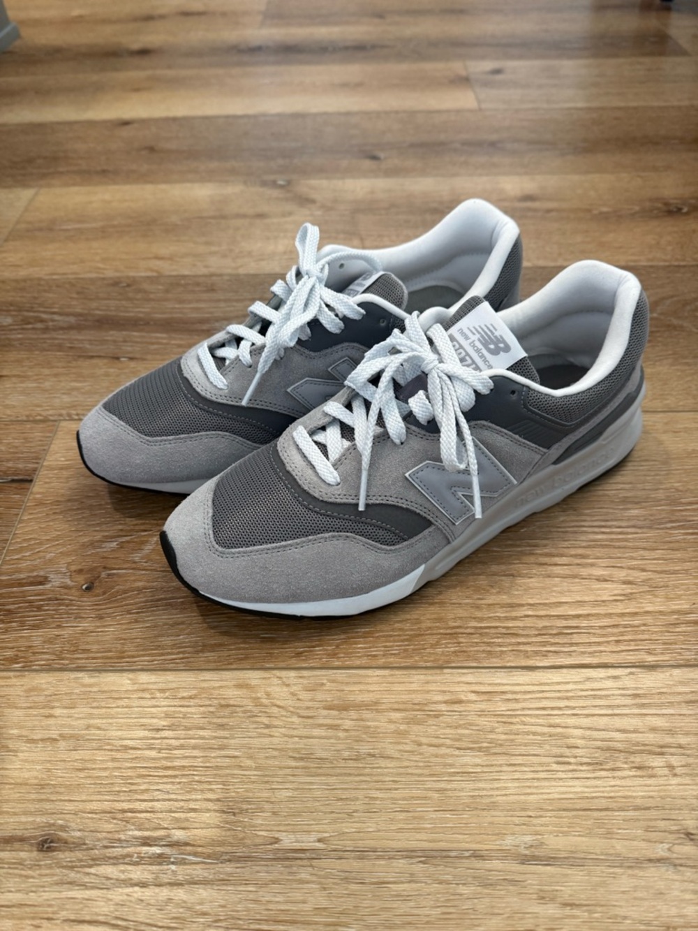 New Balance Men’s Grey and Light Grey Lifestyle Sneakers 997H
